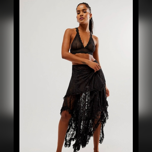 Free People Dresses & Skirts - Free People Intamitley Flowy Mesh Flower Skirt Large Nwot